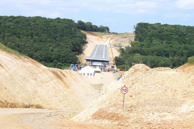 tente de 400m² devant le viaduc de l'Austreberthe